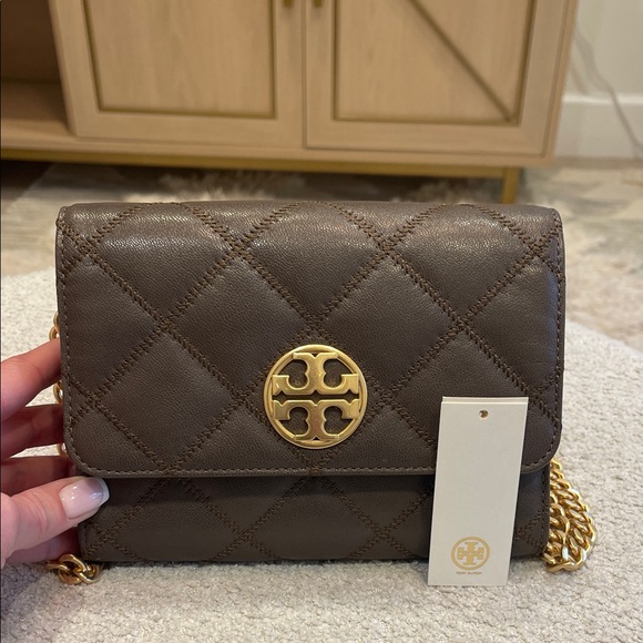 Tory Burch Handbags - NWT Tory Burch Willa Chain Crossbody in Volcanic Stone